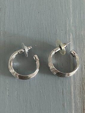 Fabulous Silver Tone 1" Hoops Pierced Earrings .5" Wide